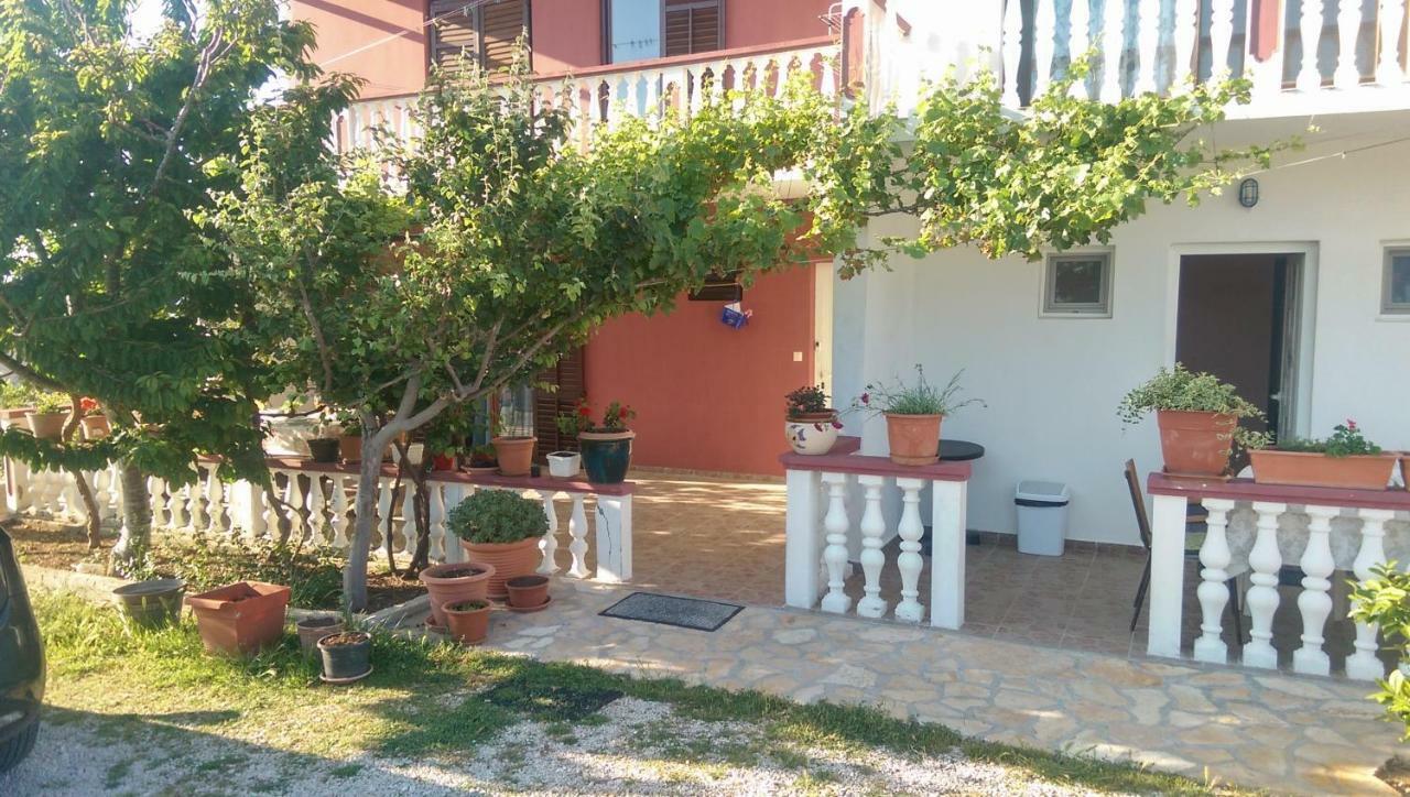 Mauro Apartment Razanac Exterior photo